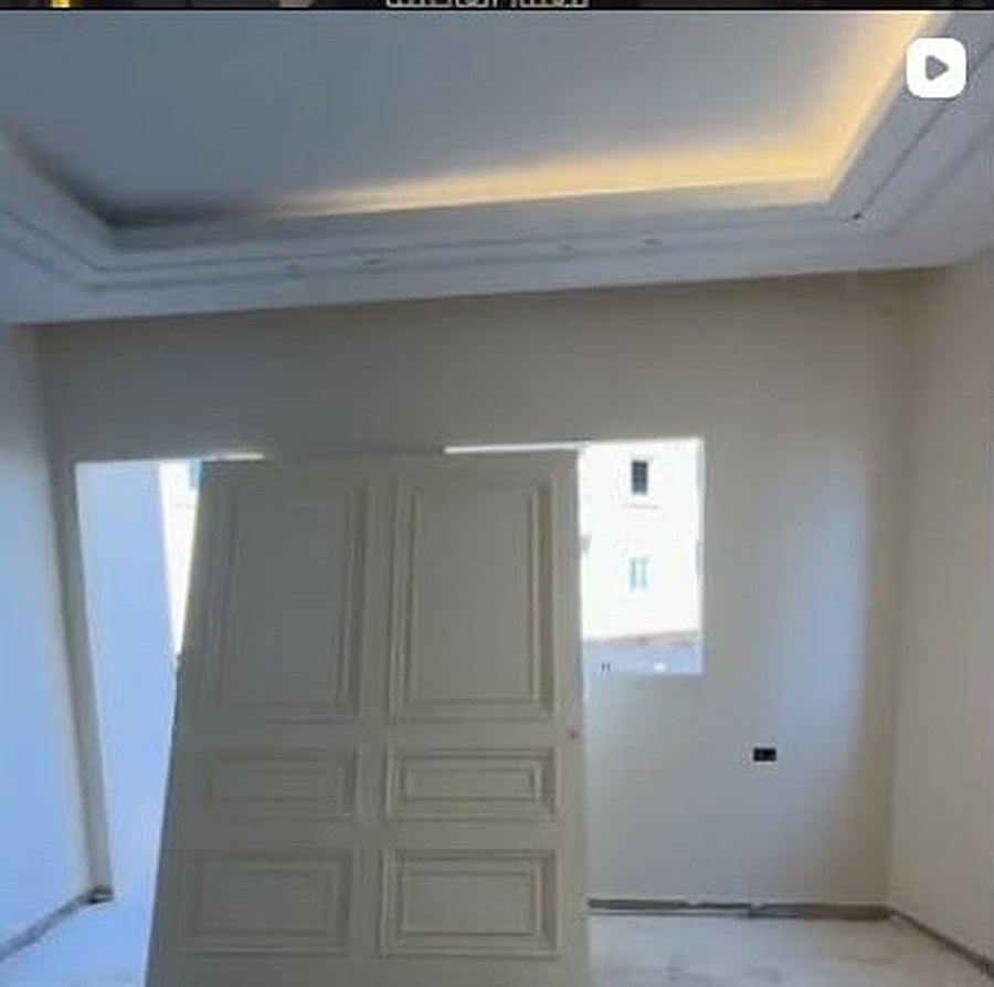Gypsum ceiling with concealed lighting